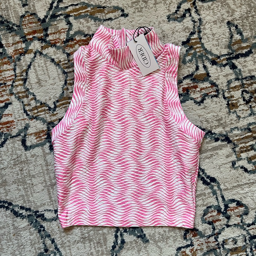 Pink and white wavy top